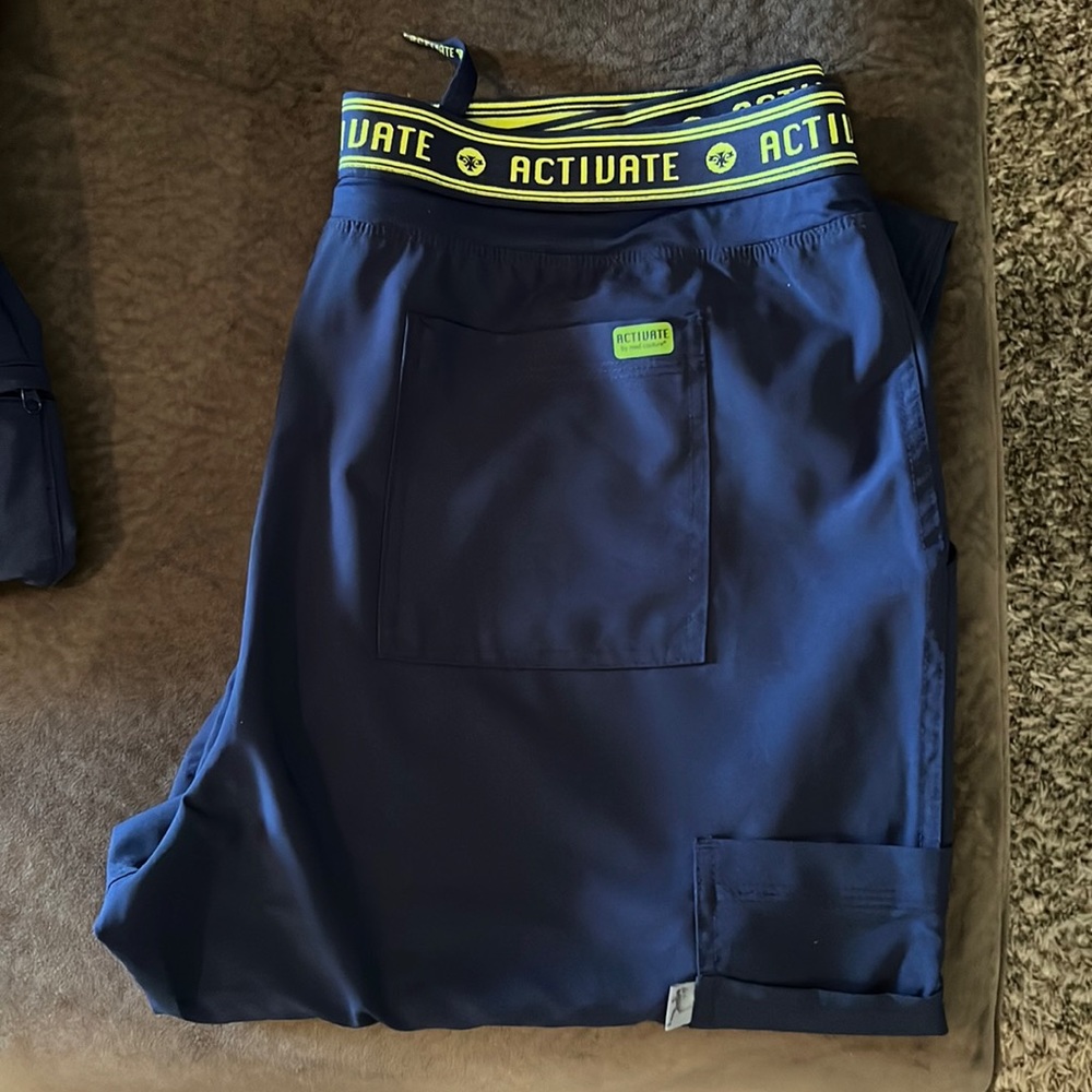 Activate Med Couture scrub pants women’s size L